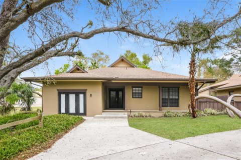 House in Altamonte Springs, Florida 4 bedrooms, 218.97 sq.m. № 2095161