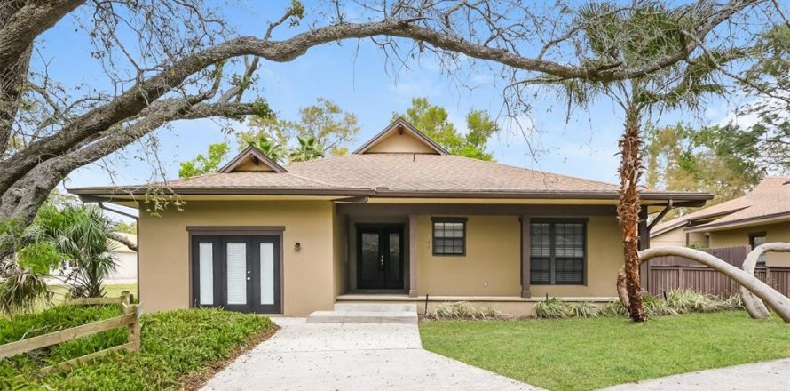 House in Altamonte Springs, Florida 4 bedrooms, 218.97 sq.m. № 2095161