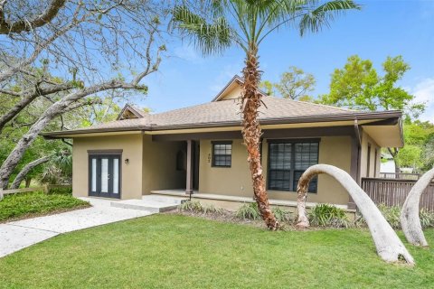 House in Altamonte Springs, Florida 4 bedrooms, 218.97 sq.m. № 2095161 - photo 2