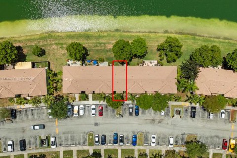 Townhouse in Homestead, Florida 3 bedrooms, 120.96 sq.m. № 2037578 - photo 5