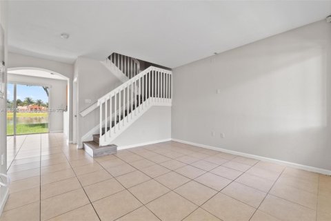 Townhouse in Homestead, Florida 3 bedrooms, 120.96 sq.m. № 2037578 - photo 12