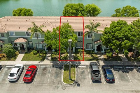 Townhouse in Homestead, Florida 3 bedrooms, 120.96 sq.m. № 2037578 - photo 4