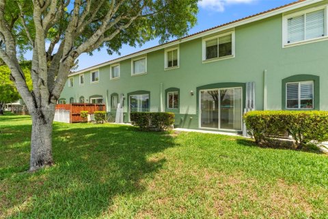 Townhouse in Homestead, Florida 3 bedrooms, 120.96 sq.m. № 2037578 - photo 30