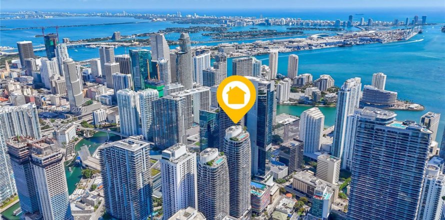 Кондоминиум с 1 спальней в Майами, Флорида № 2045448