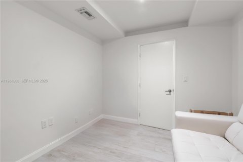 Купить кондоминиум в Майами, Флорида 1 спальня, 79.15м2, № 2045448 - фото 24