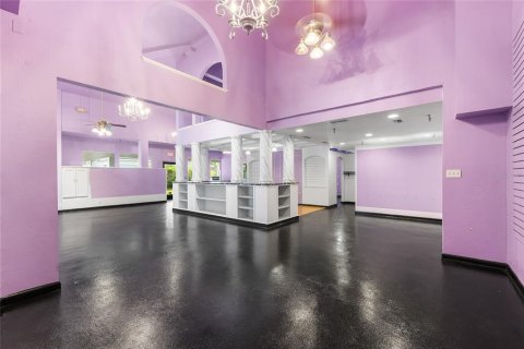 Propiedad comercial en venta en Gainesville, Florida, 239.5 m2 № 1918264 - foto 2
