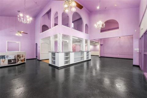 Propiedad comercial en venta en Gainesville, Florida, 239.5 m2 № 1918264 - foto 1