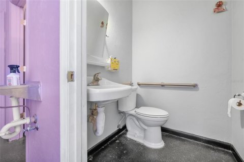 Propiedad comercial en venta en Gainesville, Florida, 239.5 m2 № 1918264 - foto 14