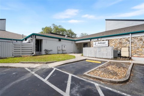 Propiedad comercial en venta en Gainesville, Florida, 239.5 m2 № 1918264 - foto 30