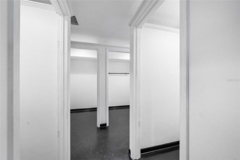 Propiedad comercial en venta en Gainesville, Florida, 239.5 m2 № 1918264 - foto 10