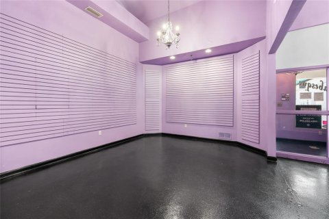 Propiedad comercial en venta en Gainesville, Florida, 239.5 m2 № 1918264 - foto 5