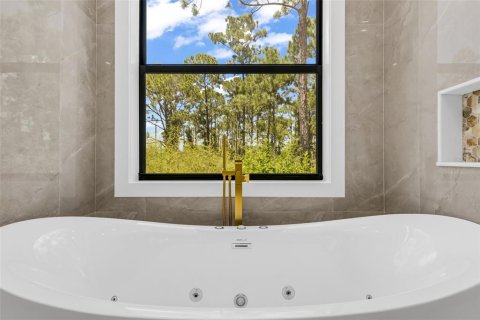 House in North Port, Florida 3 bedrooms, 203.46 sq.m. № 2337491 - photo 23
