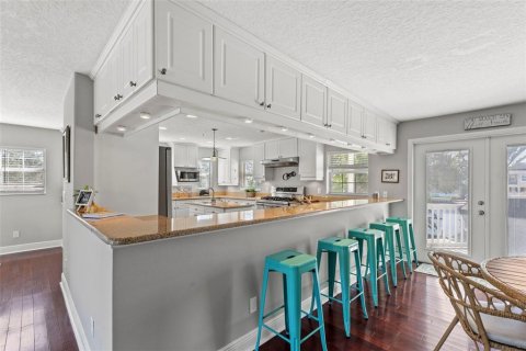 Casa en alquiler en Saint Petersburg, Florida, 3 dormitorios, 302.68 m2 № 1644442 - foto 8