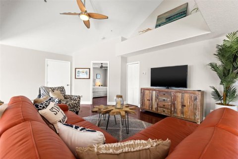 Casa en alquiler en Saint Petersburg, Florida, 3 dormitorios, 302.68 m2 № 1644442 - foto 19