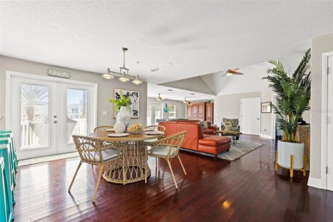 Casa en alquiler en Saint Petersburg, Florida, 3 dormitorios, 302.68 m2 № 1644442 - foto 17