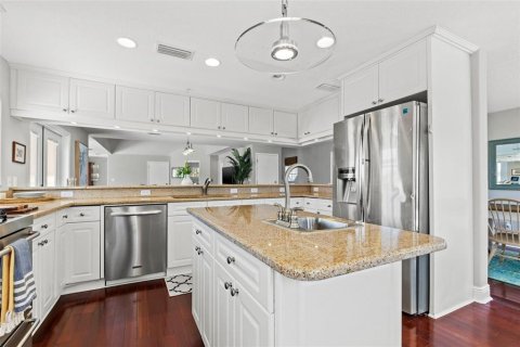 Casa en alquiler en Saint Petersburg, Florida, 3 dormitorios, 302.68 m2 № 1644442 - foto 13