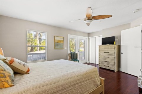 Casa en alquiler en Saint Petersburg, Florida, 3 dormitorios, 302.68 m2 № 1644442 - foto 26