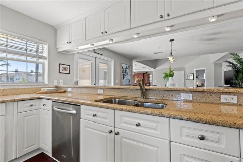 Casa en alquiler en Saint Petersburg, Florida, 3 dormitorios, 302.68 m2 № 1644442 - foto 15