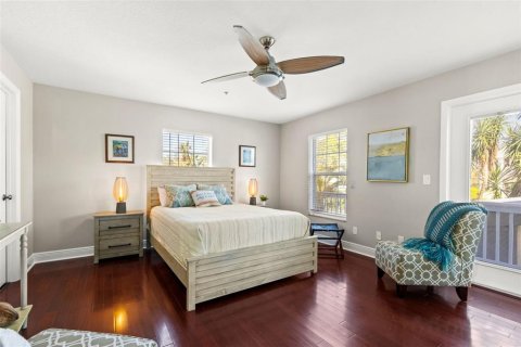 Casa en alquiler en Saint Petersburg, Florida, 3 dormitorios, 302.68 m2 № 1644442 - foto 25