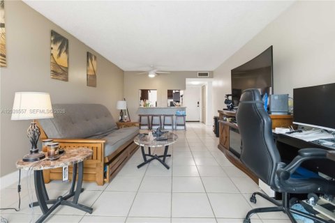 Copropriété à vendre à Plantation, Floride: 1 chambre, 85.93 m2 № 2335577 - photo 9
