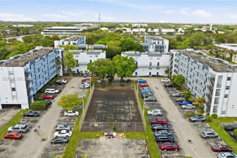 Copropriété à vendre à Plantation, Floride: 1 chambre, 85.93 m2 № 2335577 - photo 16