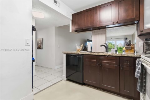 Copropriété à vendre à Plantation, Floride: 1 chambre, 85.93 m2 № 2335577 - photo 3