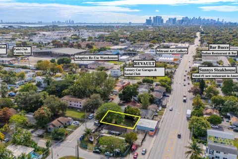 Propiedad comercial en venta en Miami, Florida № 2153332 - foto 2