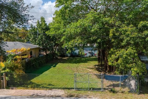 Propiedad comercial en venta en Miami, Florida № 2153332 - foto 6