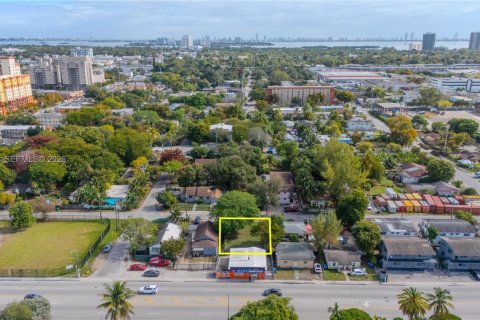 Propiedad comercial en venta en Miami, Florida № 2153332 - foto 3