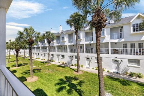 Touwnhouse à vendre à Redington Shores, Floride: 2 chambres, 114.92 m2 № 2147534 - photo 29