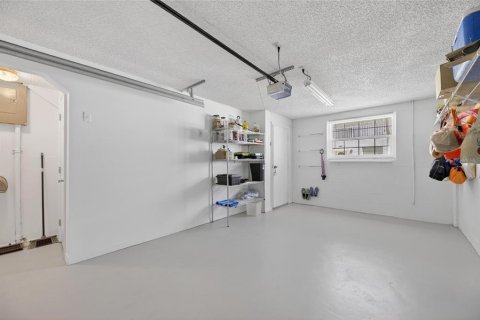 Touwnhouse à vendre à Redington Shores, Floride: 2 chambres, 114.92 m2 № 2147534 - photo 9