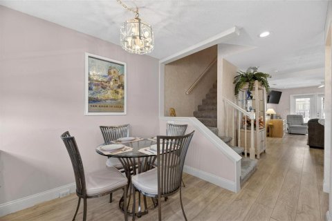 Touwnhouse à vendre à Redington Shores, Floride: 2 chambres, 114.92 m2 № 2147534 - photo 18