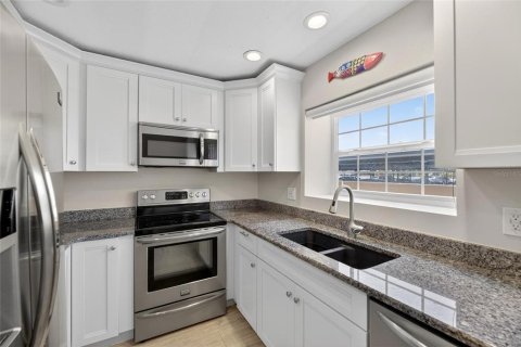 Touwnhouse à vendre à Redington Shores, Floride: 2 chambres, 114.92 m2 № 2147534 - photo 27