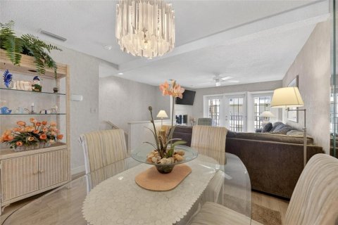 Touwnhouse à vendre à Redington Shores, Floride: 2 chambres, 114.92 m2 № 2147534 - photo 14