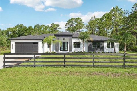 House in Eustis, Florida 4 bedrooms, 247.12 sq.m. № 1796772 - photo 1