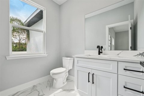 House in Eustis, Florida 4 bedrooms, 247.12 sq.m. № 1796772 - photo 24