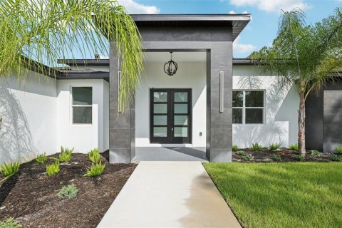 House in Eustis, Florida 4 bedrooms, 247.12 sq.m. № 1796772 - photo 5