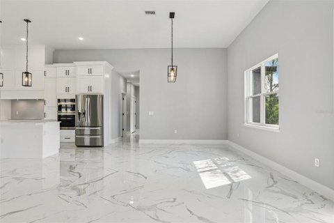 House in Eustis, Florida 4 bedrooms, 247.12 sq.m. № 1796772 - photo 14
