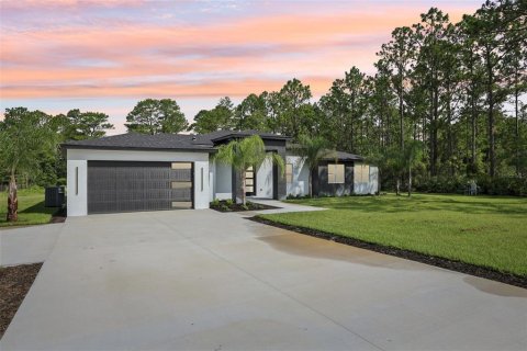 House in Eustis, Florida 4 bedrooms, 247.12 sq.m. № 1796772 - photo 2