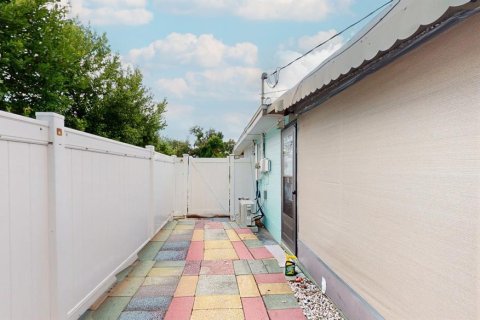 House in Largo, Florida 2 bedrooms, 65.4 sq.m. № 1879666 - photo 30