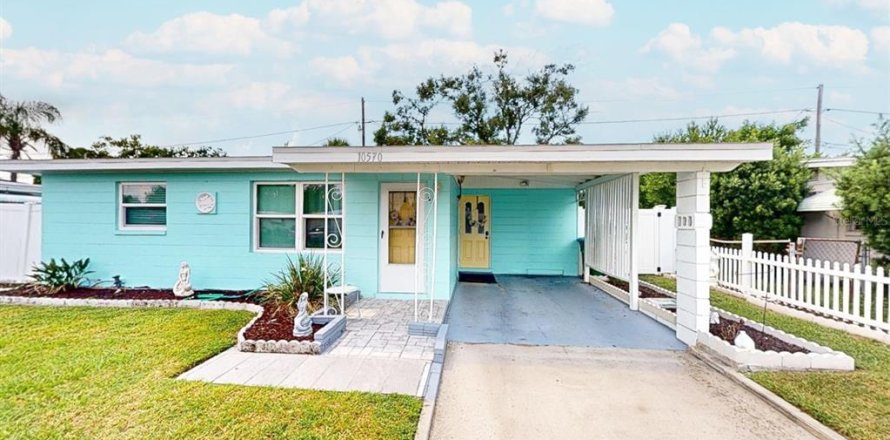 House in Largo, Florida 2 bedrooms, 65.4 sq.m. № 1879666
