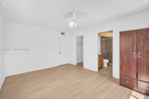 Copropriété à louer à Miami, Floride: 3 chambres, 96.62 m2 № 1996970 - photo 17