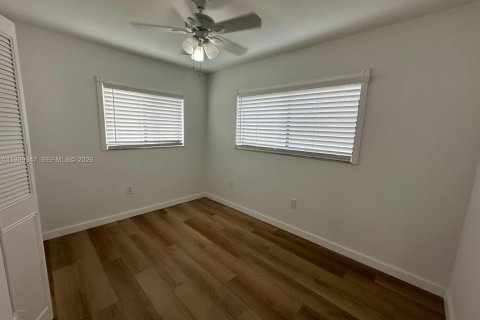 Condominio en alquiler en Miami, Florida, 3 dormitorios, 96.62 m2 № 1996970 - foto 11