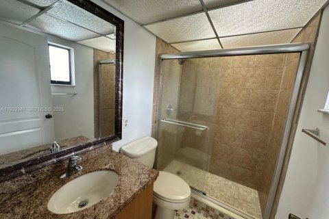 Condominio en alquiler en Miami, Florida, 3 dormitorios, 96.62 m2 № 1996970 - foto 9