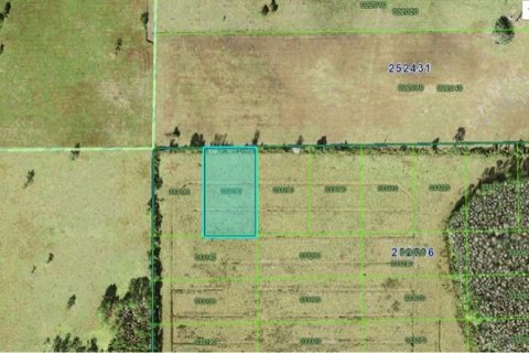 Terreno en Polk City, Florida № 2226936