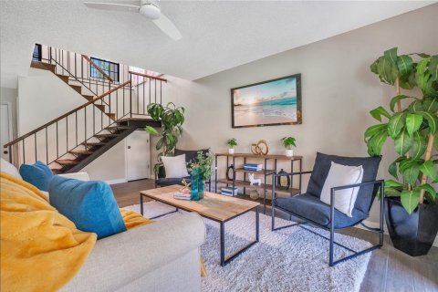 Townhouse in Orlando, Florida 3 bedrooms, 171.87 sq.m. № 1877391 - photo 4