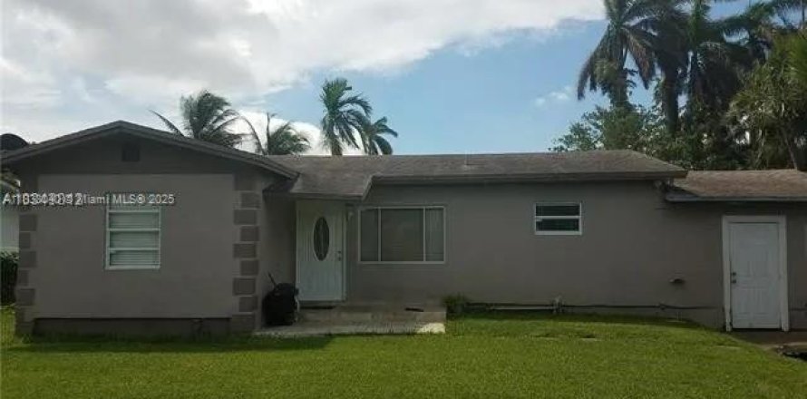 House in Miami, Florida 2 bedrooms, 91.14 sq.m. № 1814086