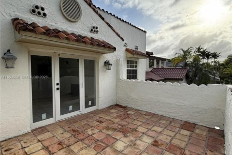 Apartamento en alquiler en Coral Gables, Florida, 2 dormitorios, 130.06 m2 № 2055883 - foto 6