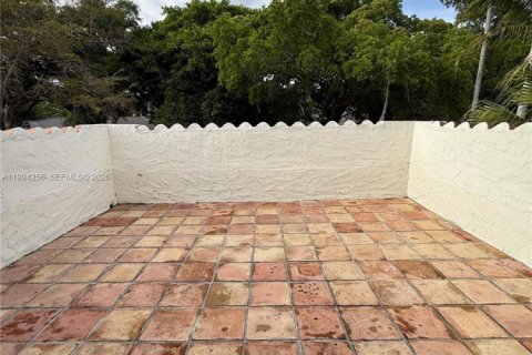 Apartamento en alquiler en Coral Gables, Florida, 2 dormitorios, 130.06 m2 № 2055883 - foto 5