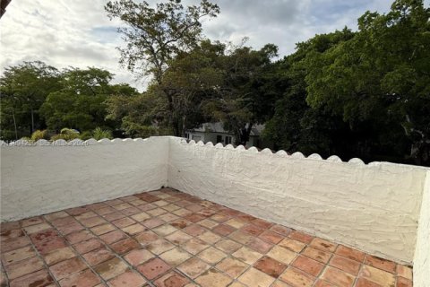 Apartamento en alquiler en Coral Gables, Florida, 2 dormitorios, 130.06 m2 № 2055883 - foto 7